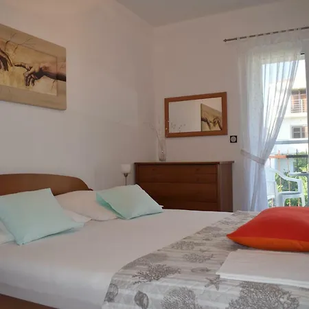 Vila Jelena - For 6 To 8 Persons In Sv Filip I Jakov Apartamento *