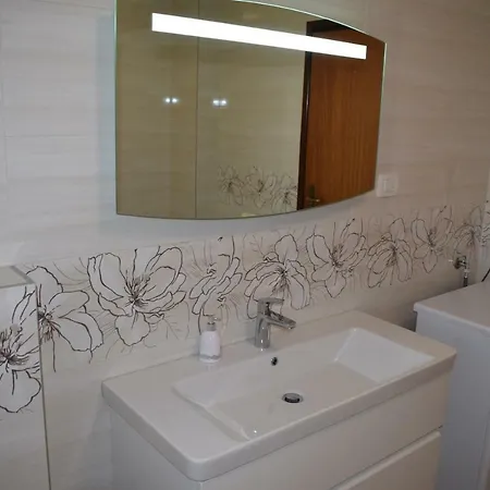 Vila Jelena - For 6 To 8 Persons In Sv Filip I Jakov *