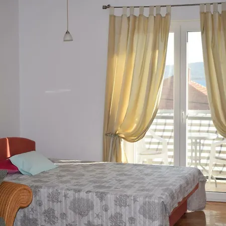 Vila Jelena - For 6 To 8 Persons In Sv Filip I Jakov *