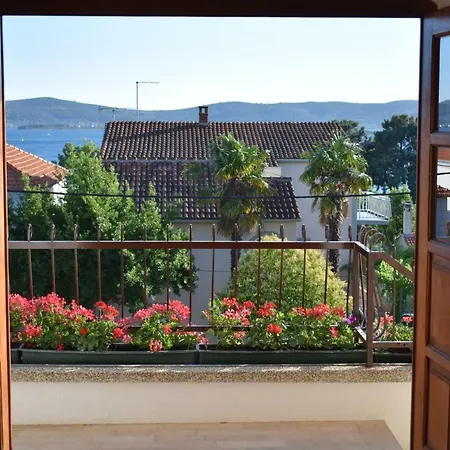 Vila Jelena - For 6 To 8 Persons In Sv Filip I Jakov *