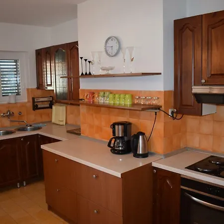 Vila Jelena - For 6 To 8 Persons In Sv Filip I Jakov *