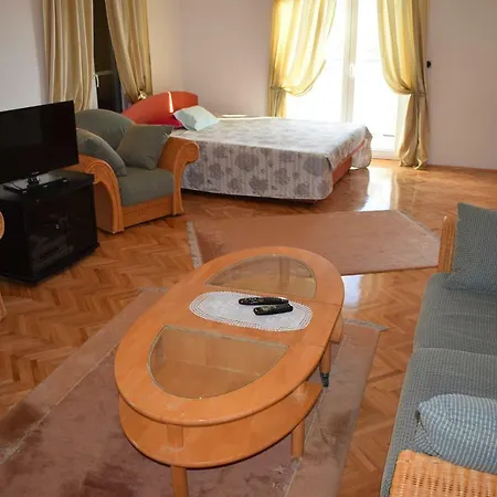 Vila Jelena - For 6 To 8 Persons In Sv Filip I Jakov *