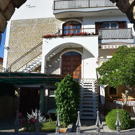 Vila Jelena - For 6 To 8 Persons In Sv Filip I Jakov Appartement